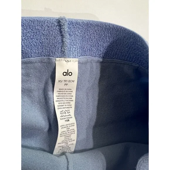 ALO, Sport Play High-Waist Knit Shorts, Seashell Blue/Ivory, XS - Picture 3 of 3